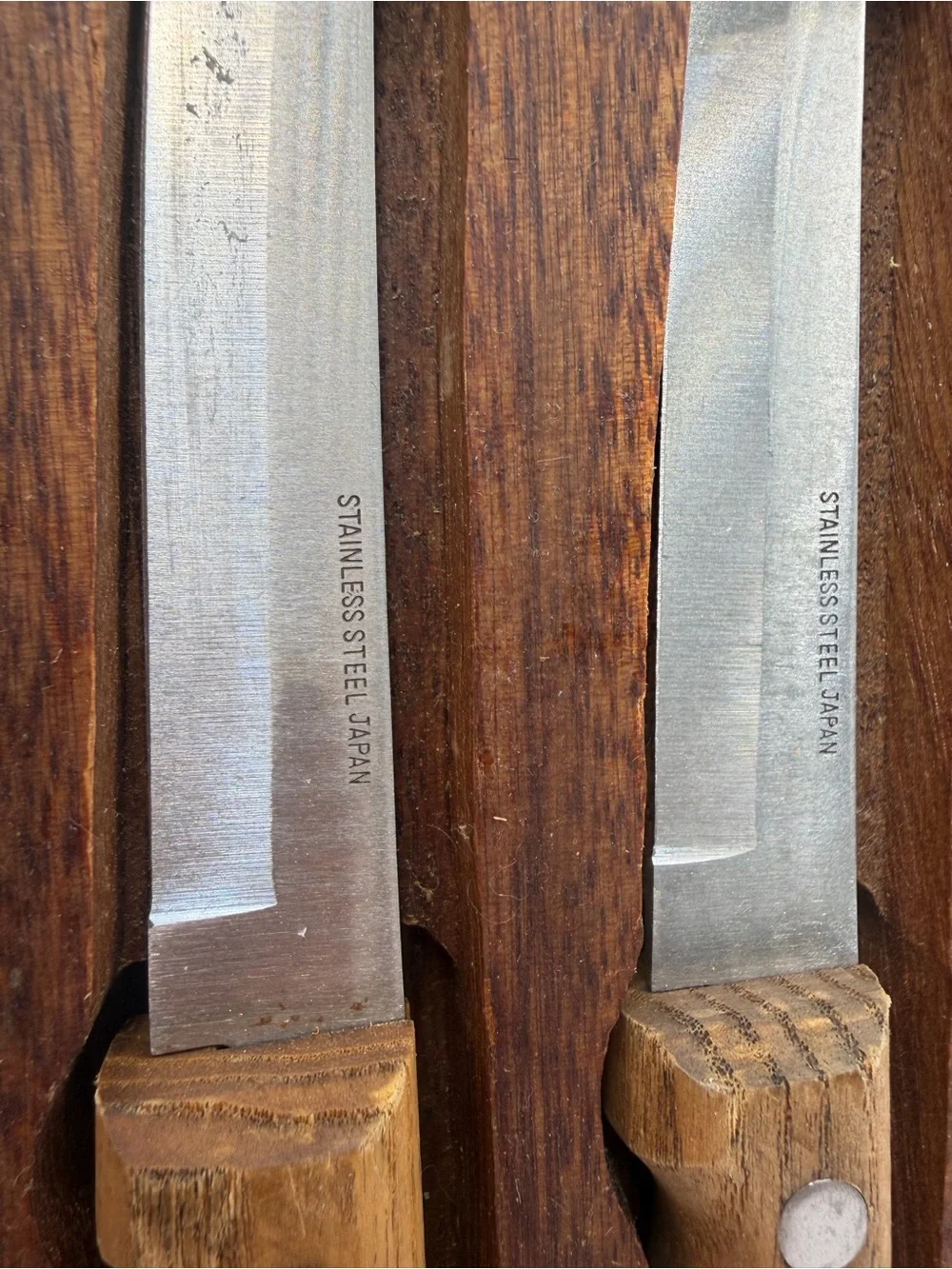 Vintage Hickory Forge Japan 6 Steak Knives Wood Handles & Wall Rack